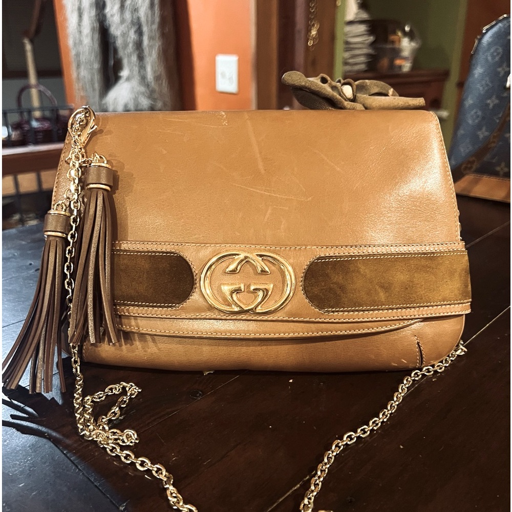 ❗️SOLD❗️Gucci Clutch😍Beautiful very unique Piece vintg great cond 11”x6.5😍😍 - Picture 1 of 16